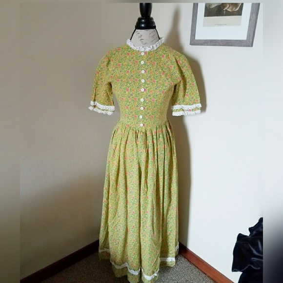 Prairie Style Vintage Prom Dresses